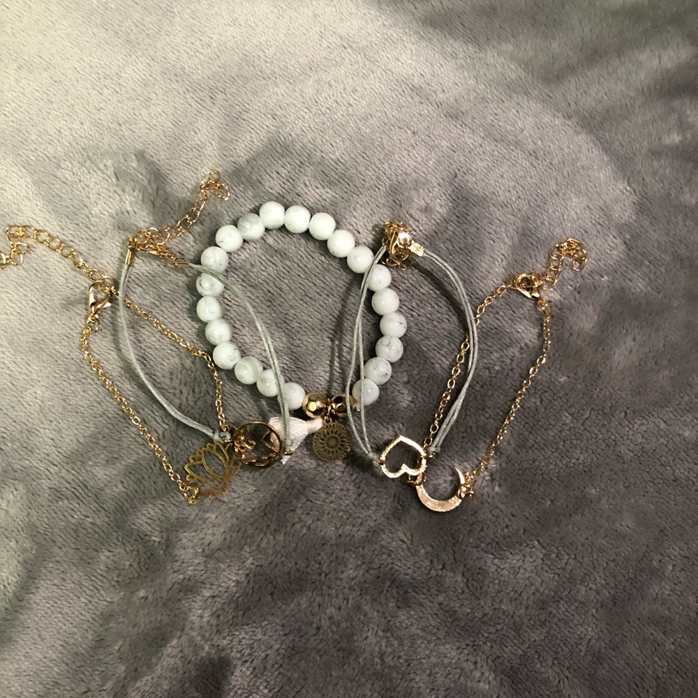 Set of 5 bracelets